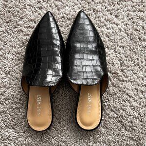 Nine West Women’s Black Croc Embossed Mules Size 7.5 Pointed Toe Slides